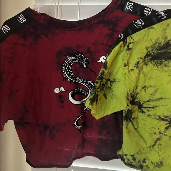 Set of two cropped graphic tees - Picture 3 of 4